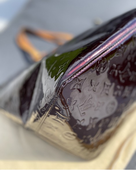 Kabelka dámská Louis Vuitton BELLEVUE vínová